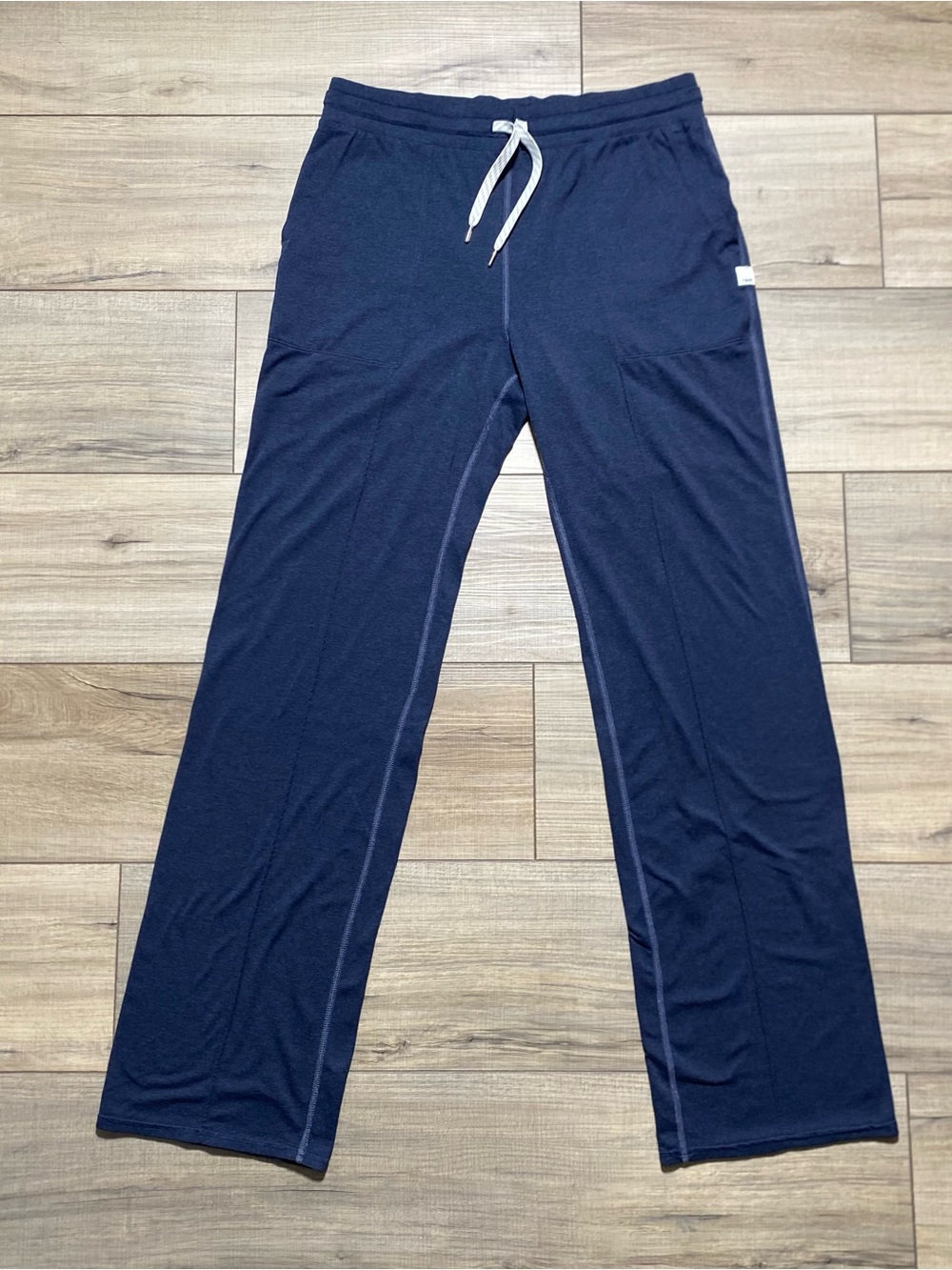 Vuori Womens Halo Essential Wideleg Pant Size Medium Navy Blue